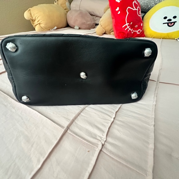 Authentic Chanel tote - Picture 3 of 6